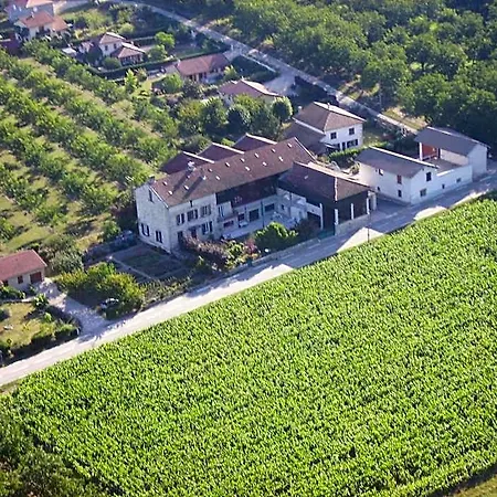 D'hotes La Noyeraie Bed & Breakfast 3*